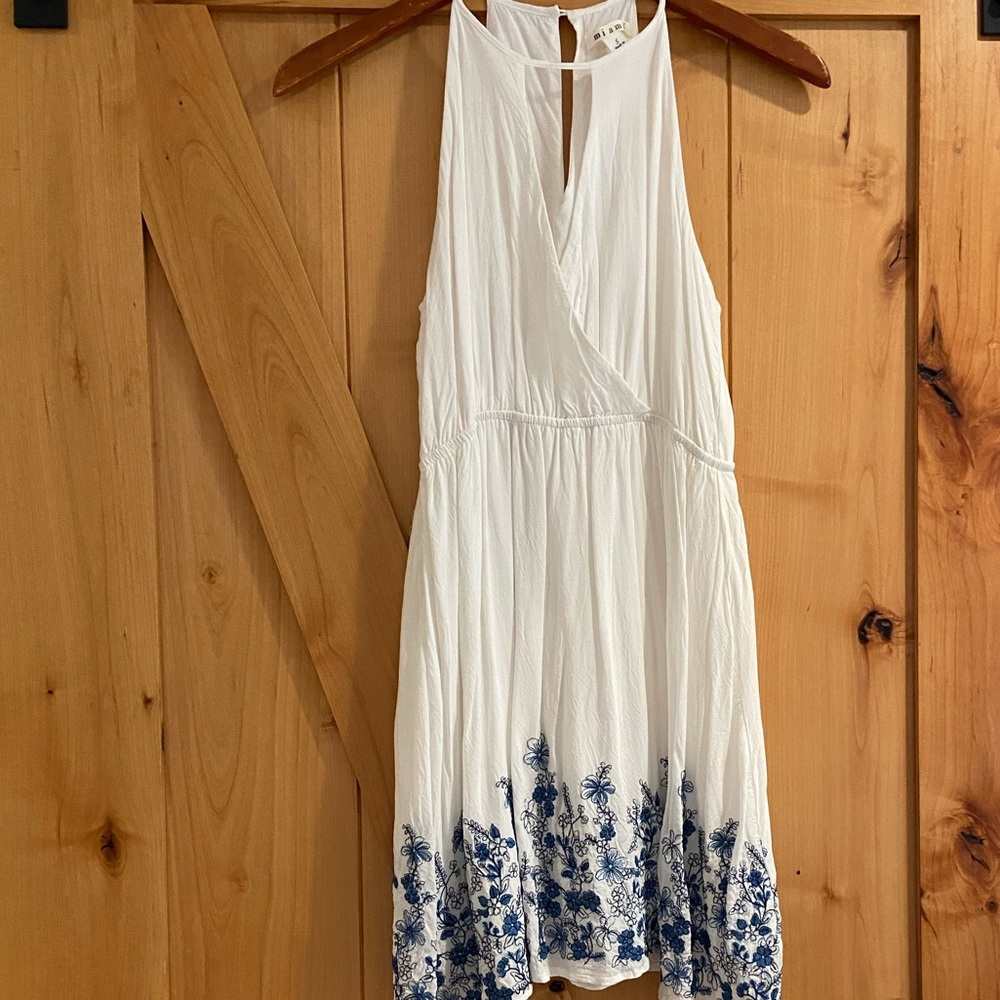White mini dress floral embroidered
